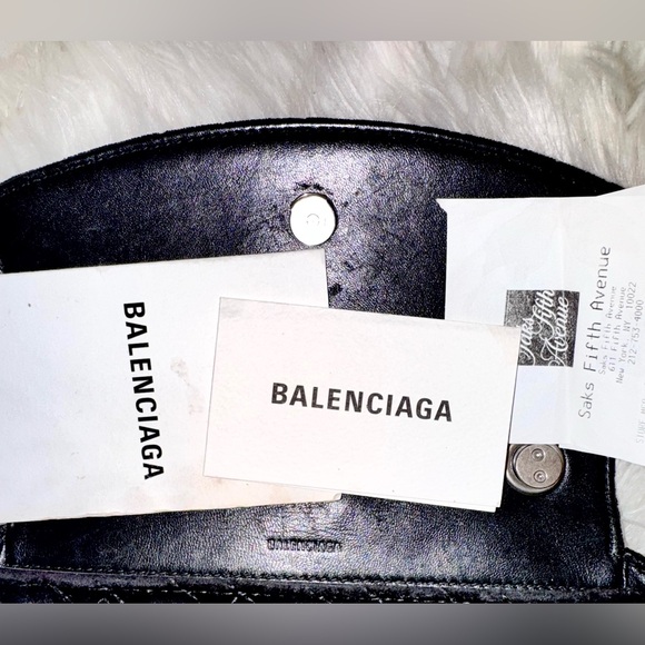 Balenciaga BB Chain Round Shoulder Quilted Velvet Bag - Picture 13 of 14